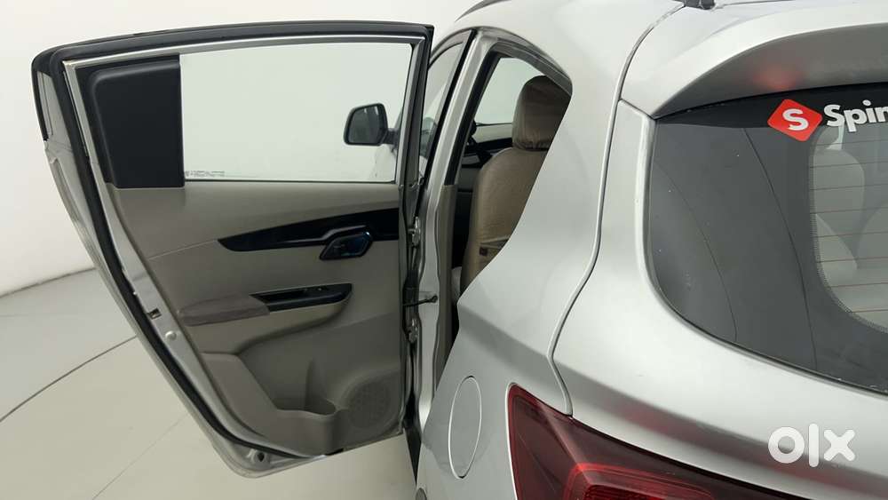 Mahindra Kuv 100 2016-2017 Mfalcon G80 K8 5str, 2016, Petrol