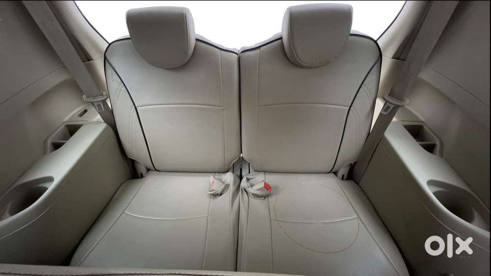 Maruti Suzuki Ertiga Vxi At, 2017, Petrol