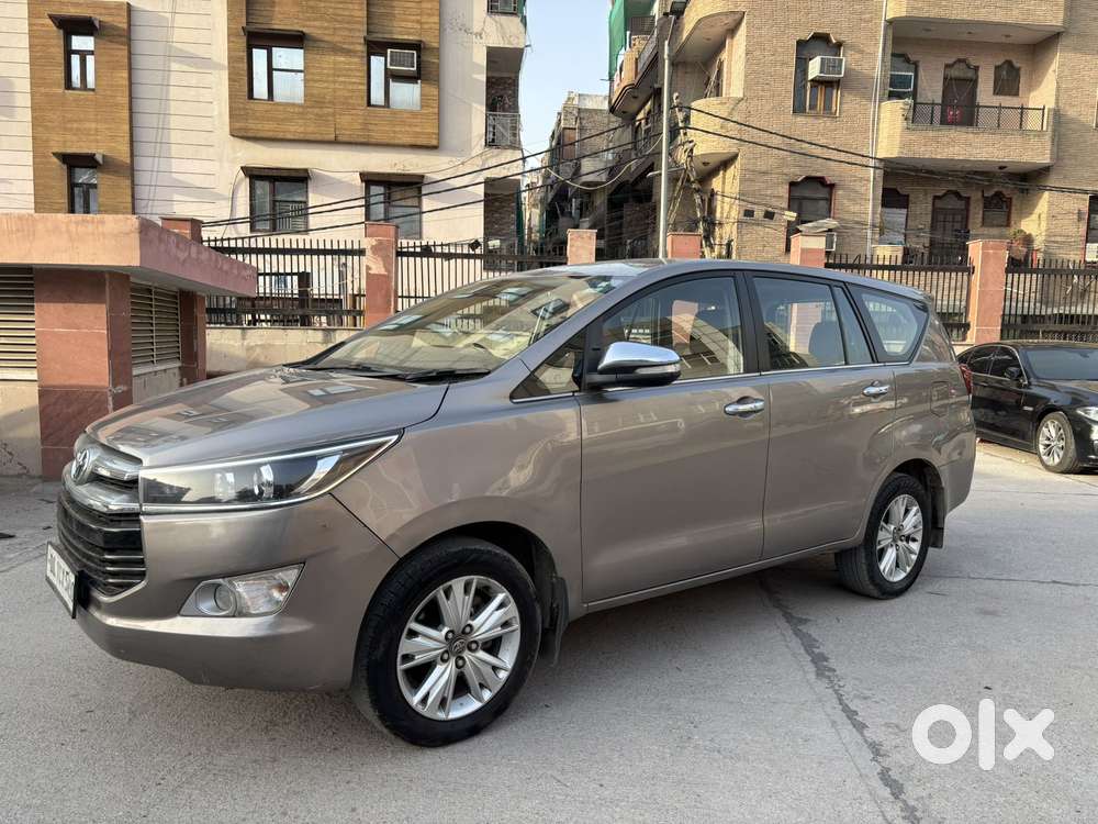 Toyota Innova Crysta 2.8 Zx At 7 Seater, 2017, Diesel