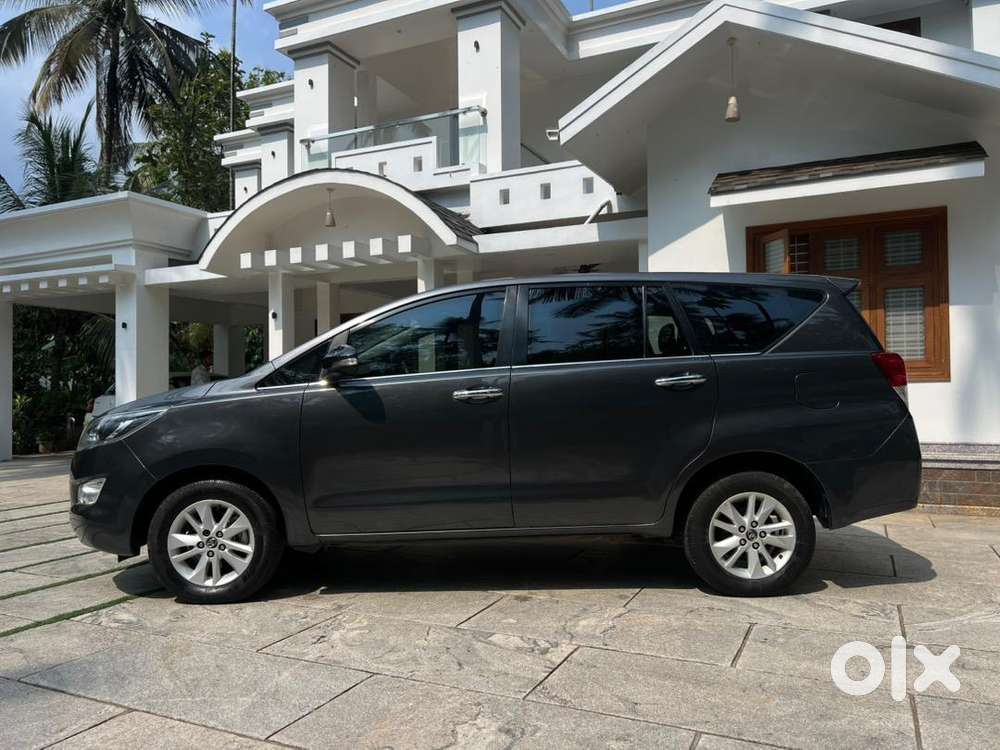 Toyota Innova Crysta 2017 Diesel Well Maintained