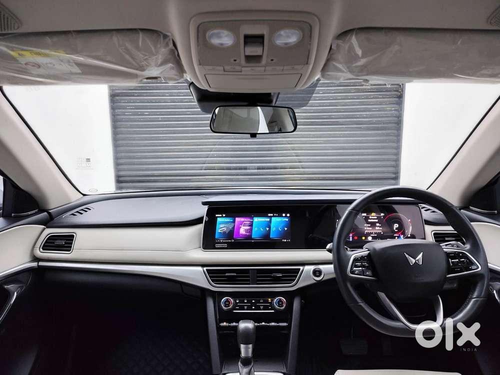 Mahindra Xuv700 2.0 Ax 7 Petrol At Luxury Pack Str, 2023, Petrol