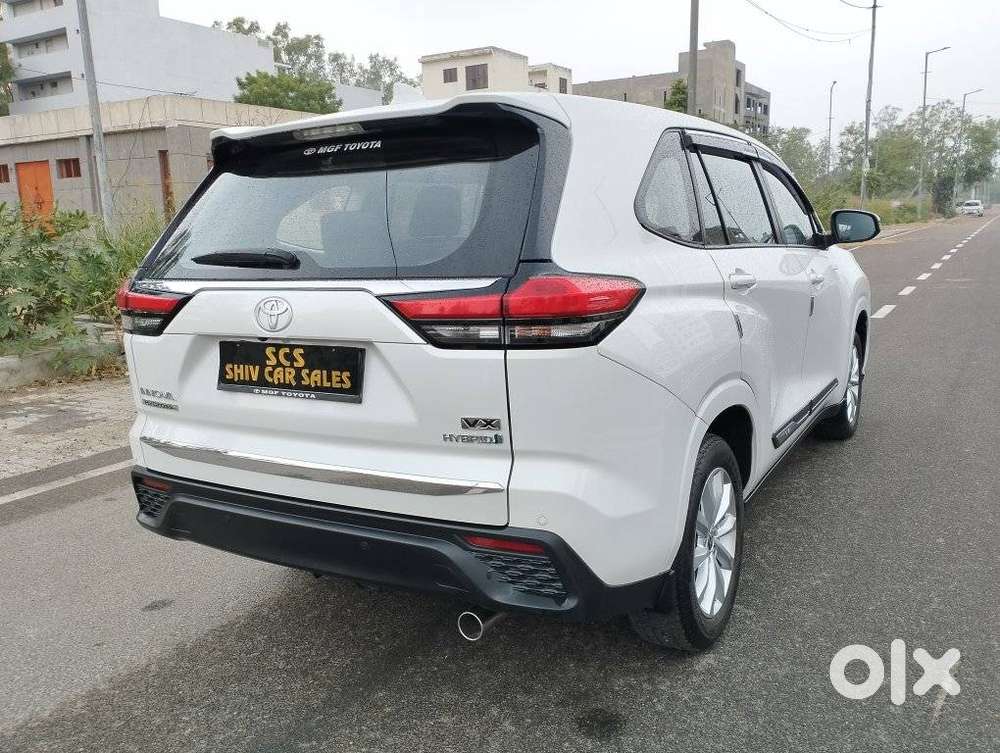 Toyota Innova Hycross 2.0 Vx Hybrid 7 Str, 2025, Petrol