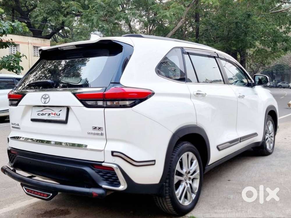 Toyota Innova Hycross 2.0 Zx Hybrid 7 Str, 2024, Cng & Hybrids