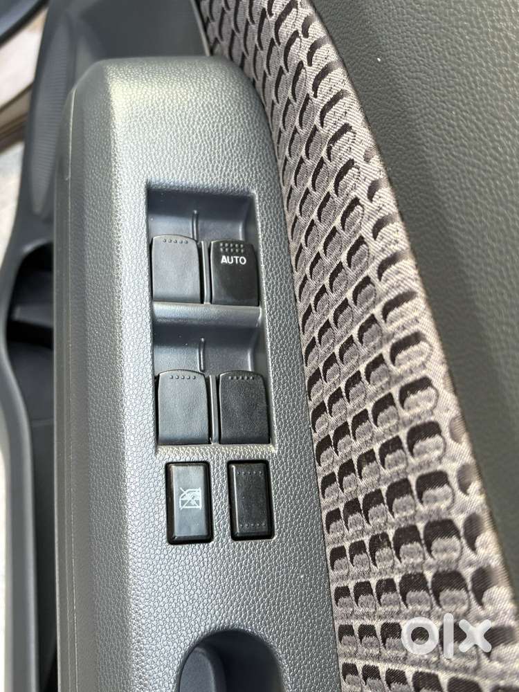 Maruti Suzuki Ritz Vxi, 2014, Petrol
