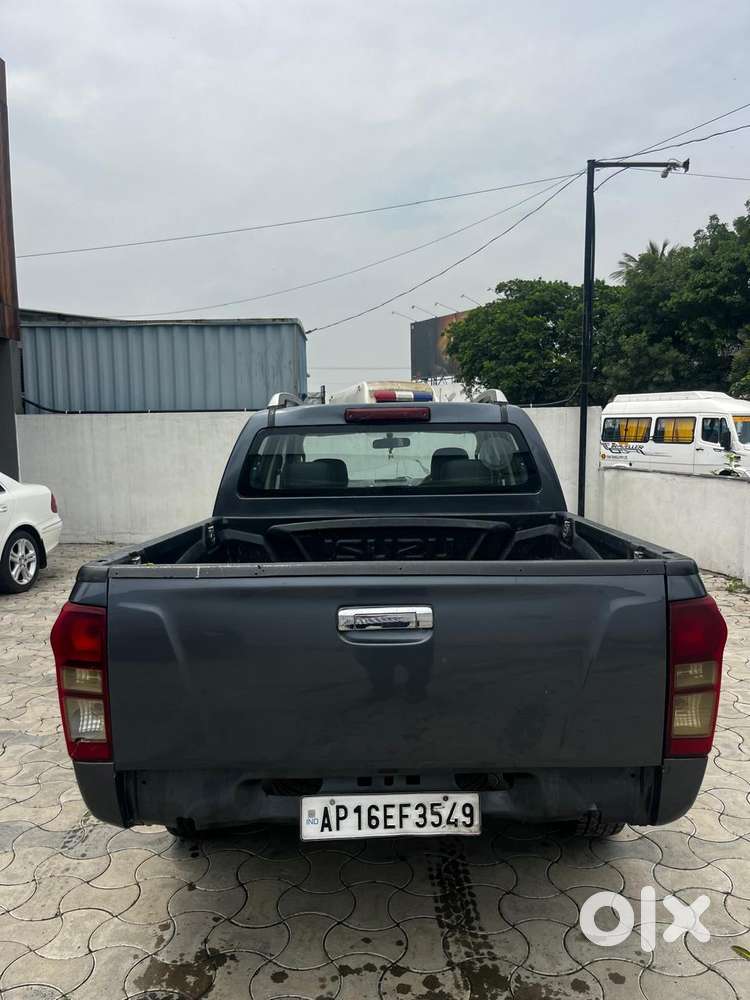 Isuzu V-cross Z 4x4 Mt, 2017, Diesel