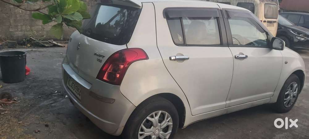 Maruti Suzuki Swift 1.3 Vxi, 2010, Petrol