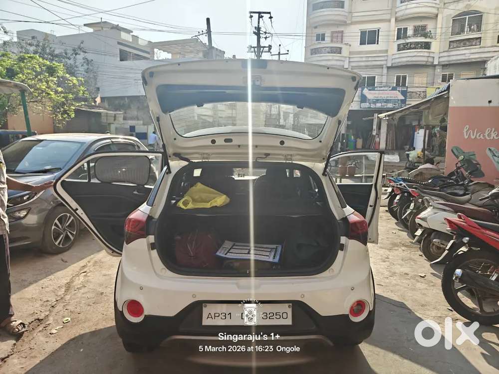 Hyundai I20 Active 2016 Diesel 92000 Km Driven.