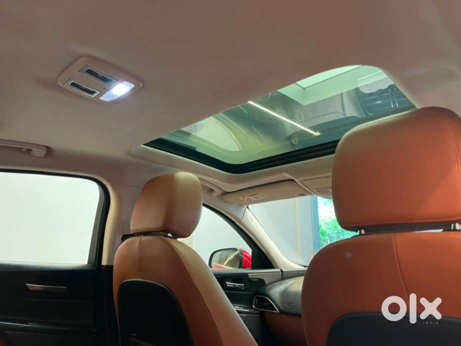 Jaguar Xe Portfolio, 2016, Petrol