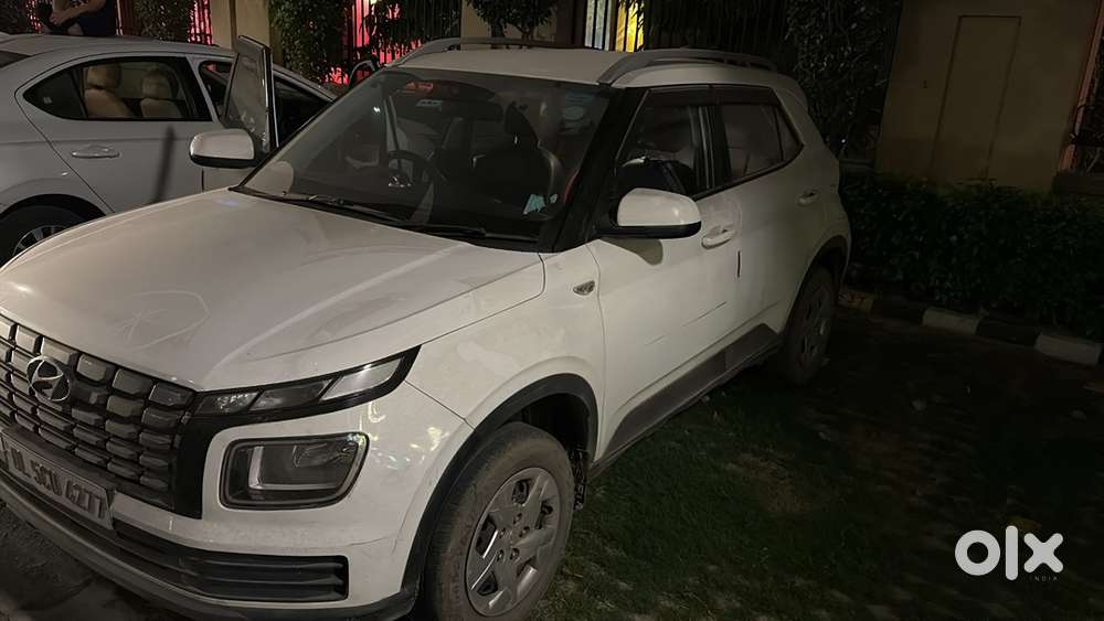 Hyundai Venue Petrol 2022