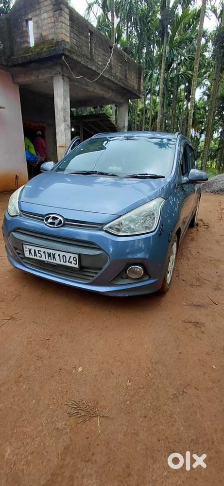 Hyundai Grand I10 2016 Petrol 121000 Km Driven