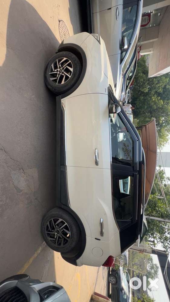 Mahindra Xuv300 W8 Option, 2022, Petrol
