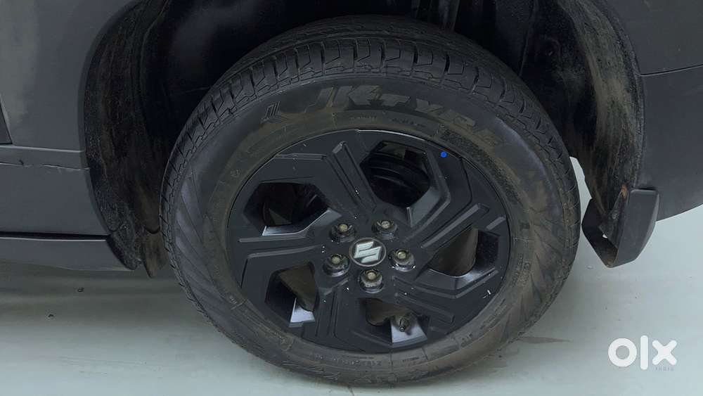 Maruti Suzuki Vitara Brezza 1.5 Zxi At, 2023, Petrol