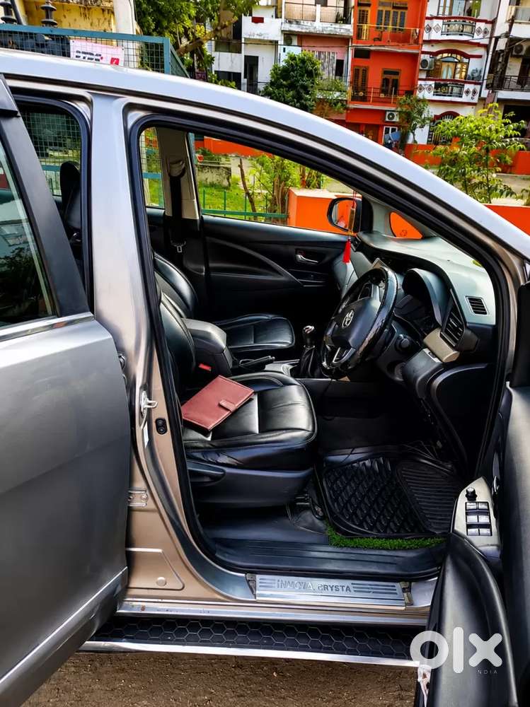Toyota Innova Crysta 2.4 G Mt 7 Str, 2017, Diesel