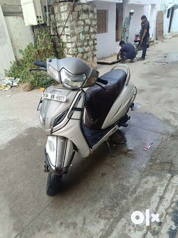 Activa 5g limited edition. 5 years old Scooters 1788690024