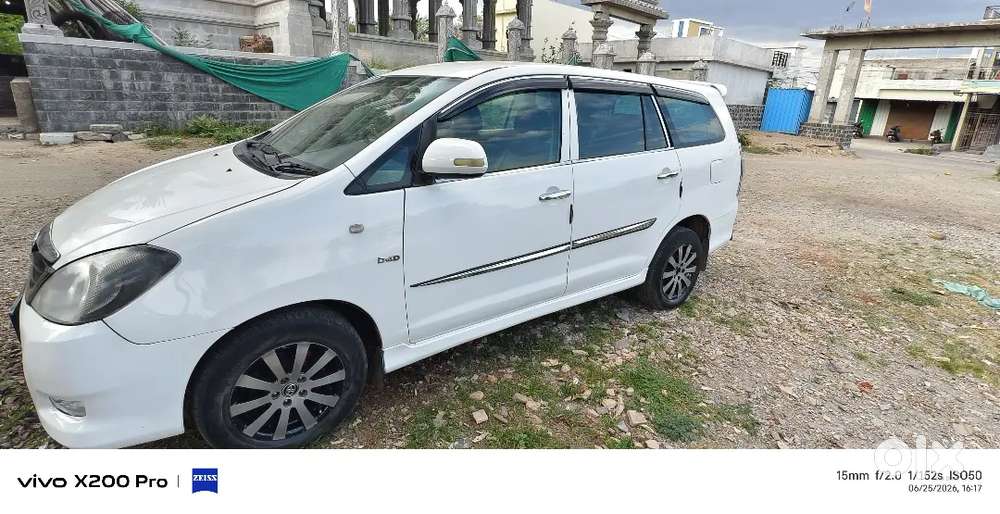 Toyota Innova 2011 Diesel 166000 Km Driven