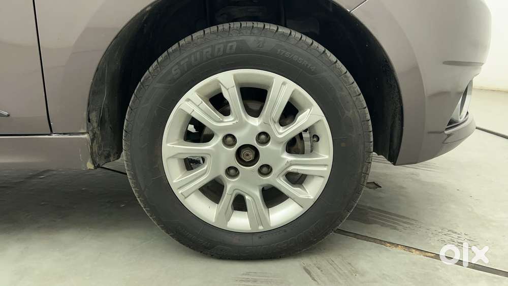 Tata Tiago Xza, 2017, Petrol