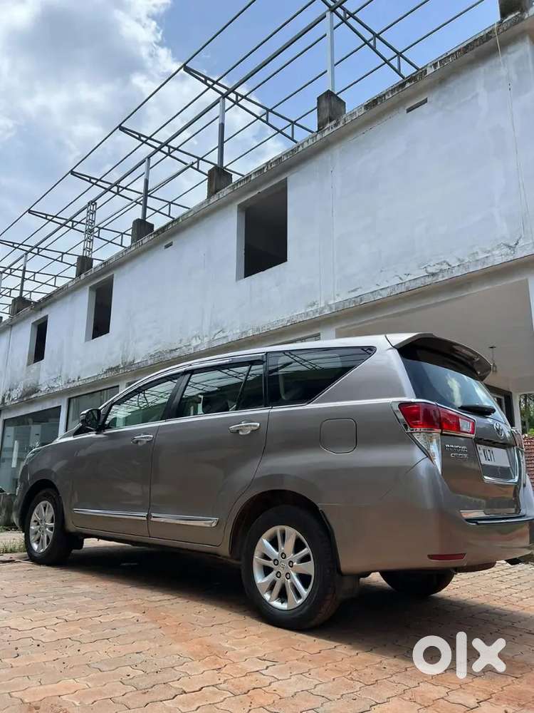 Toyota Innova Crysta 2019 Diesel 200000 Km  Toyota Service
