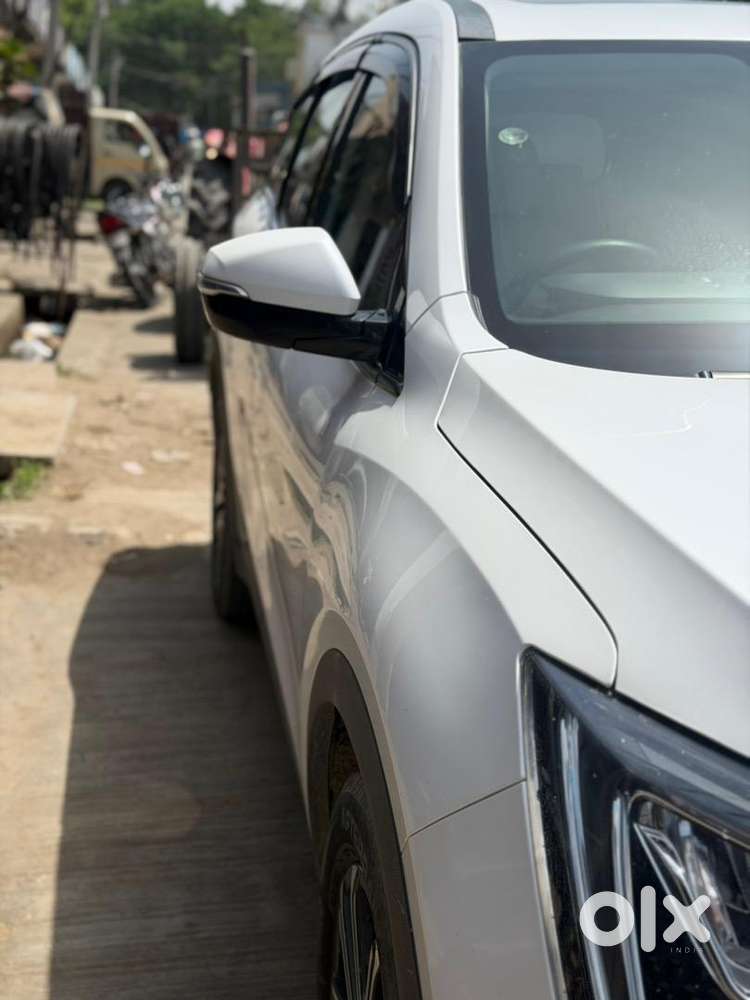 Mahindra Xuv700 Diesel 38000 Km Driven
