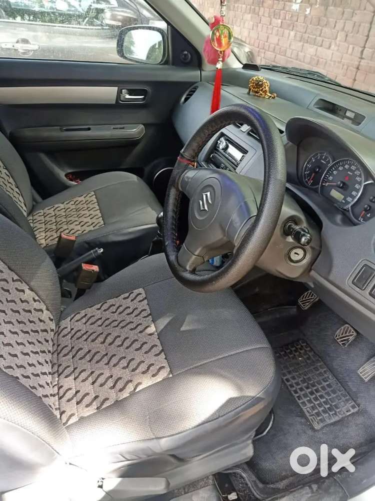 Maruti Suzuki Swift 2012 Petrol 70000 Km Driven