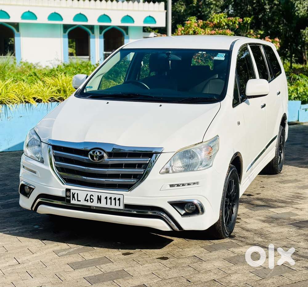 Toyota Innova 2.5 Gx (diesel) 8 Seater Bs Iv, 2016, Diesel