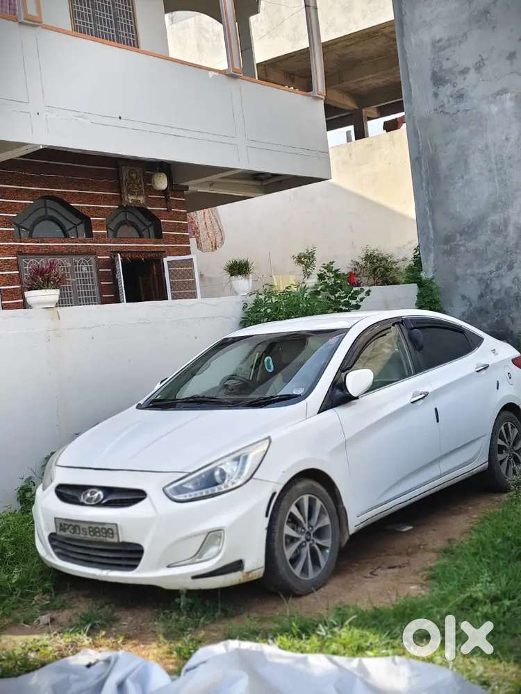 Hyundai Verna Diesel Manual 2014 Variant
