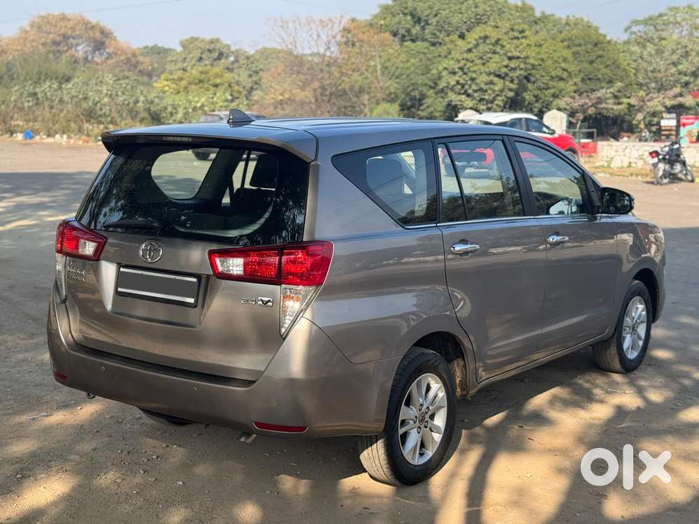 Toyota Innova Crysta 2.4 V, 2017, Diesel