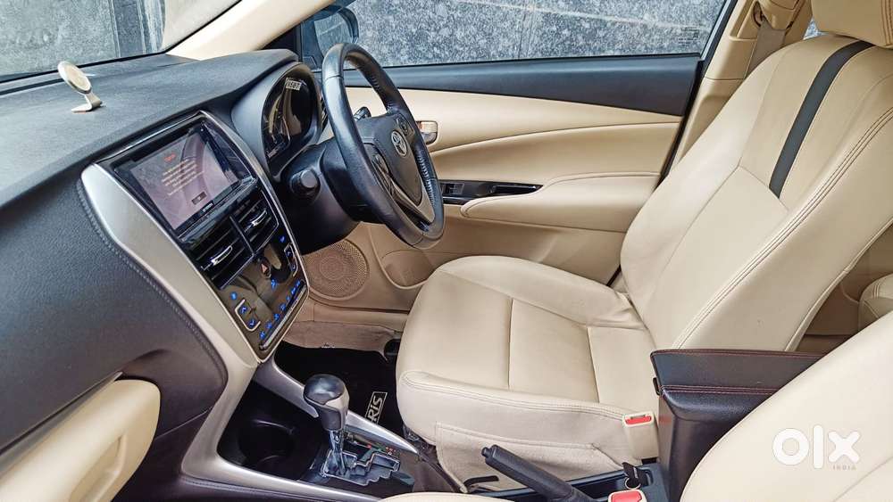 Toyota Yaris V Cvt, 2020, Petrol