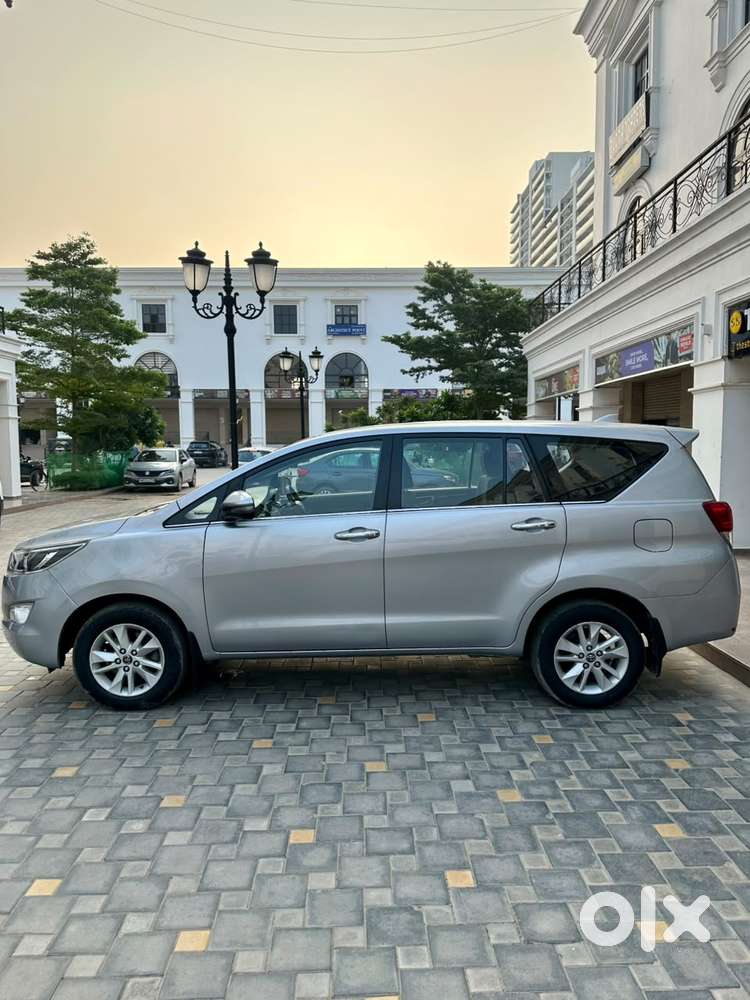 Toyota Innova Crysta 2.4 V 8 Str, 2017, Diesel