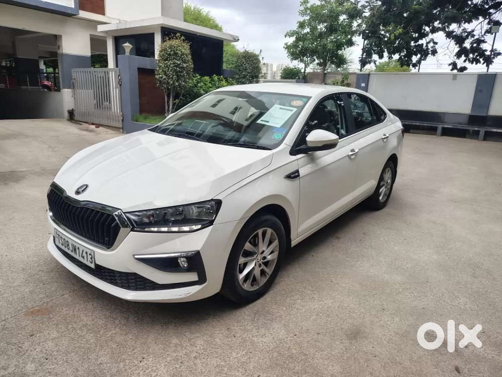 Skoda Slavia Ambition 1.0l Tsi At, 2022, Petrol
