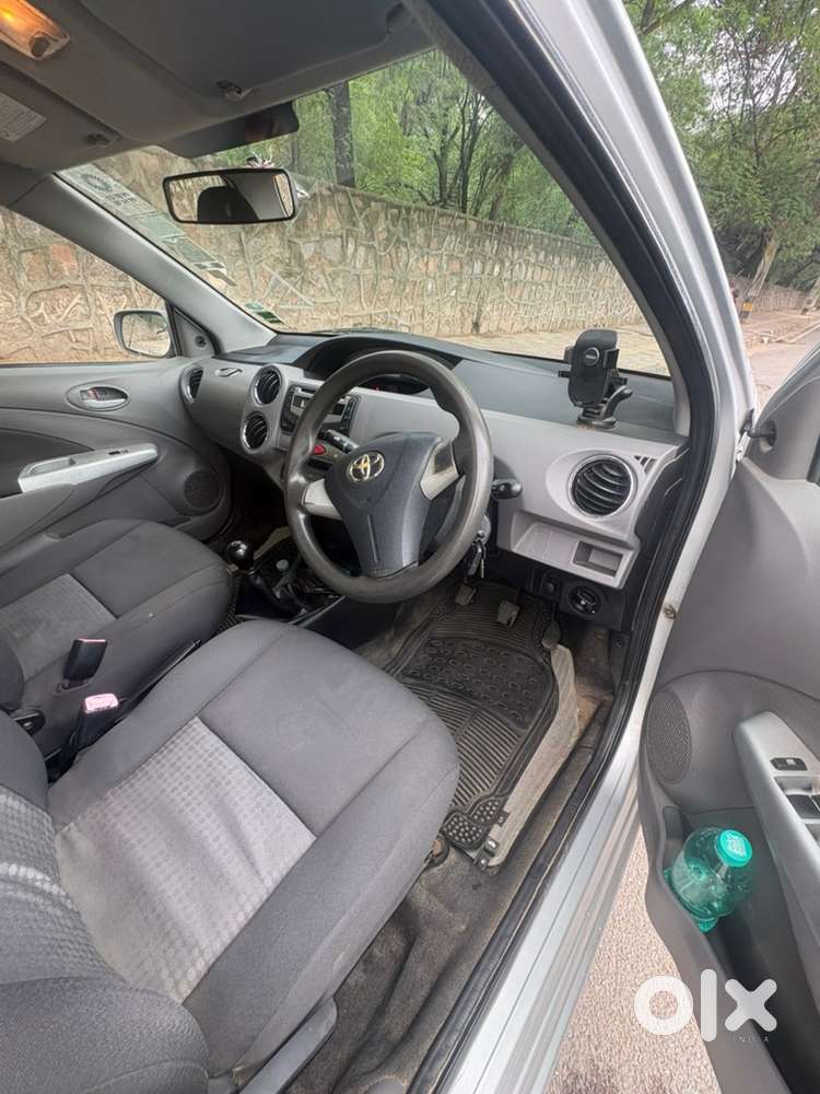 Toyota Etios Petrol Manual 2011 Km Driven 104000