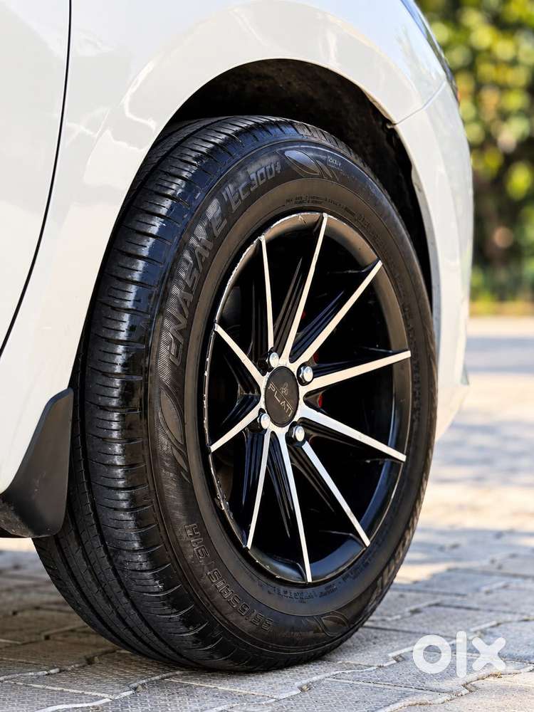Maruti Suzuki New-gen Swift Vxi, 2025, Petrol