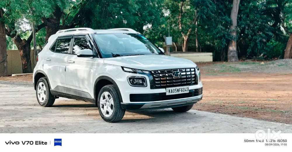 Hyundai Venue 2022 Petrol 19000 Km Driven