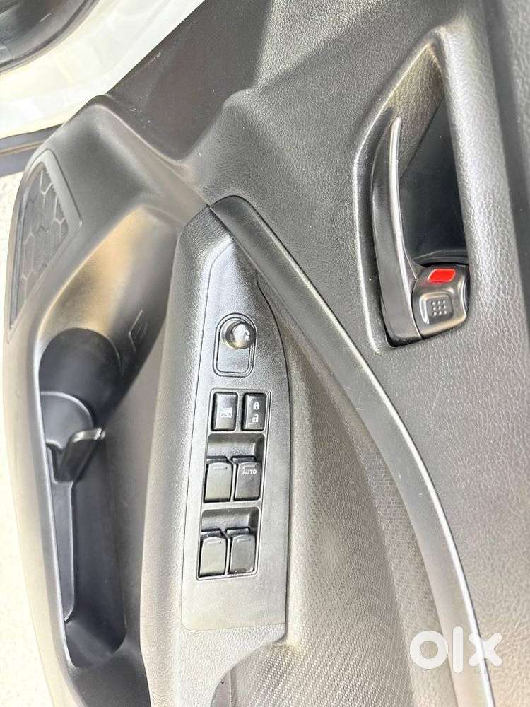 Maruti Suzuki Brezza 1.5 Lxi Cng, 2024, Petrol