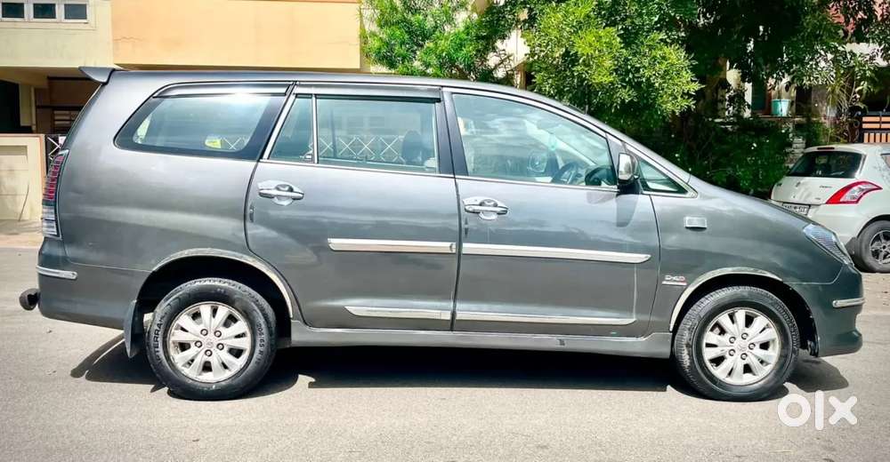 Toyota Innova 2.5 Vx 7 Seater Bs Iv, 2011, Diesel