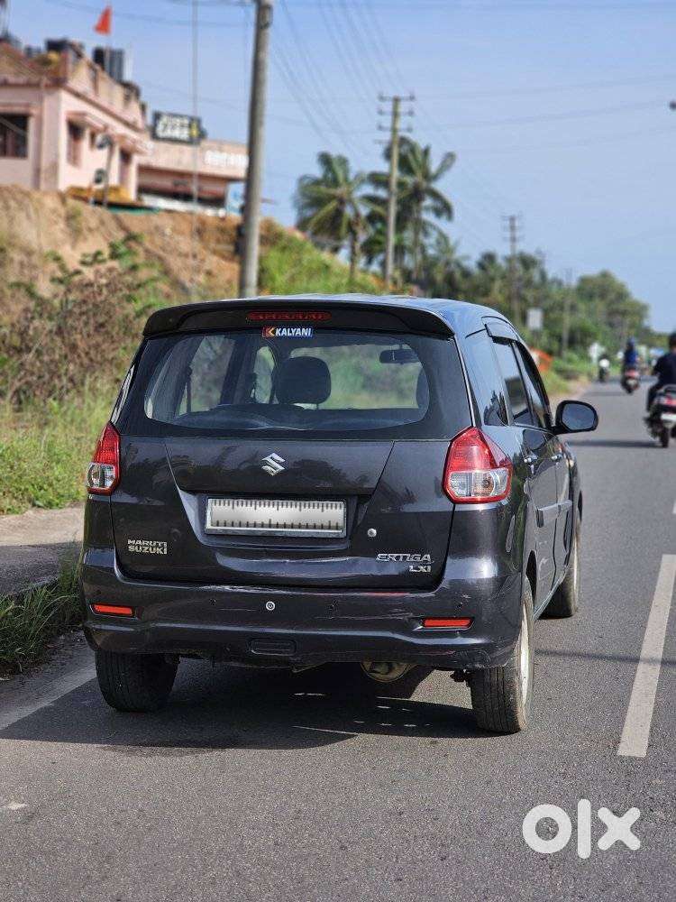 Maruti Suzuki Ertiga Lxi, 2014, Petrol