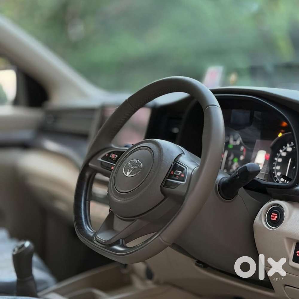 Toyota Rumion V Mt, 2025, Petrol