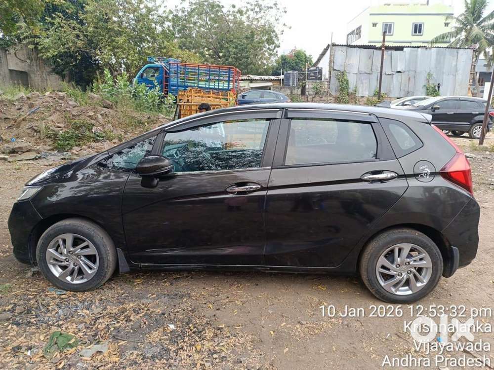 Honda Jazz Zx Cvt (2021) – Smooth Automatic, Excellent Condition