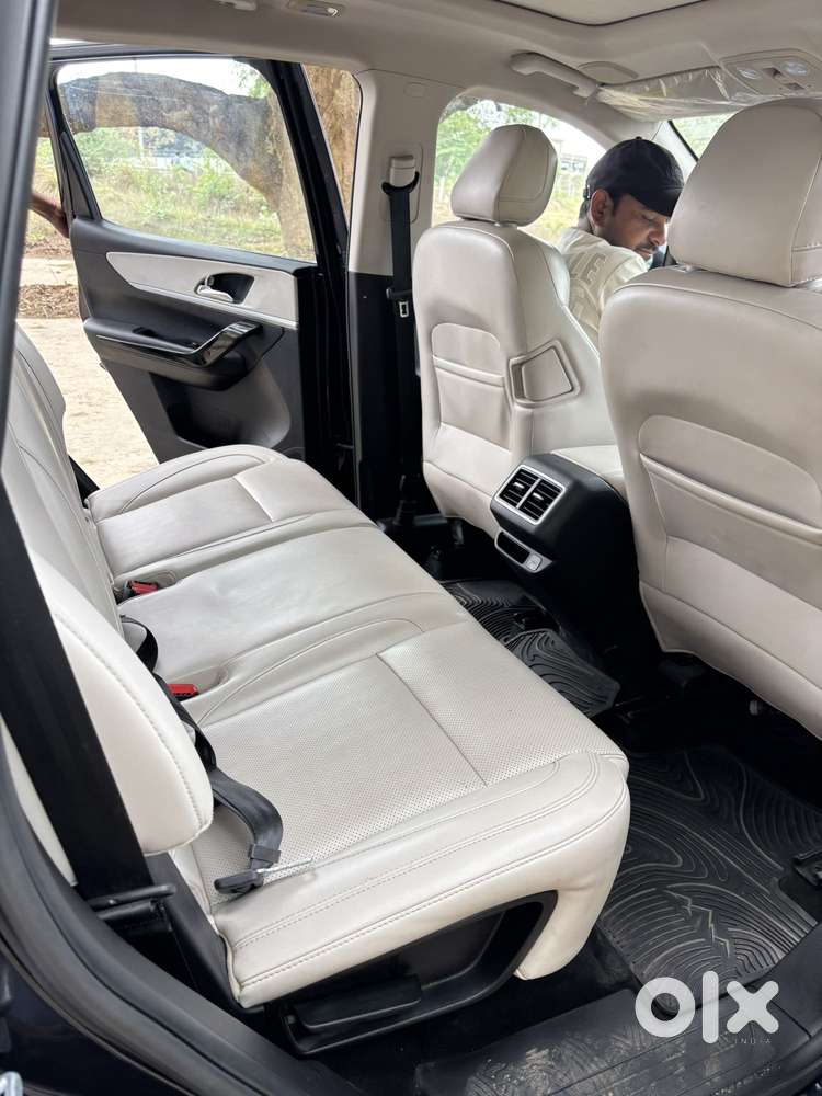 Mahindra Xuv700 2.2 Ax 7 Diesel Mt Luxury Pack Str, 2023, Diesel