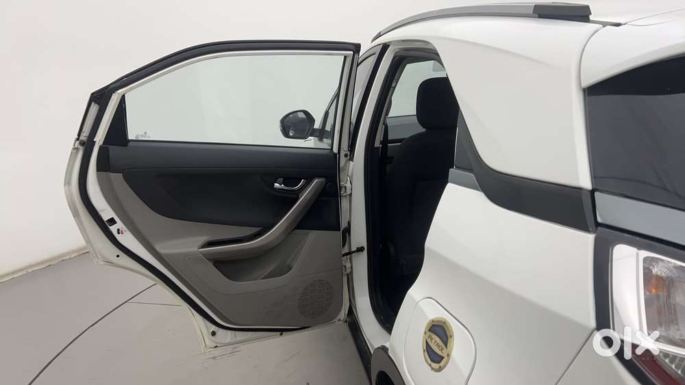 Tata Nexon Amt Xza Plus, 2018, Petrol