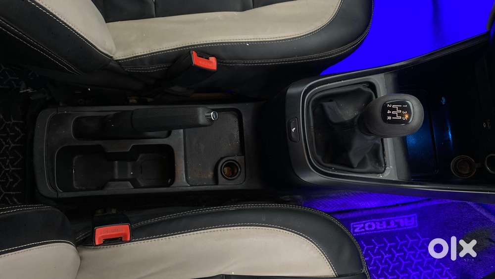 Tata Altroz 1.2 Xm Plus, 2022, Petrol