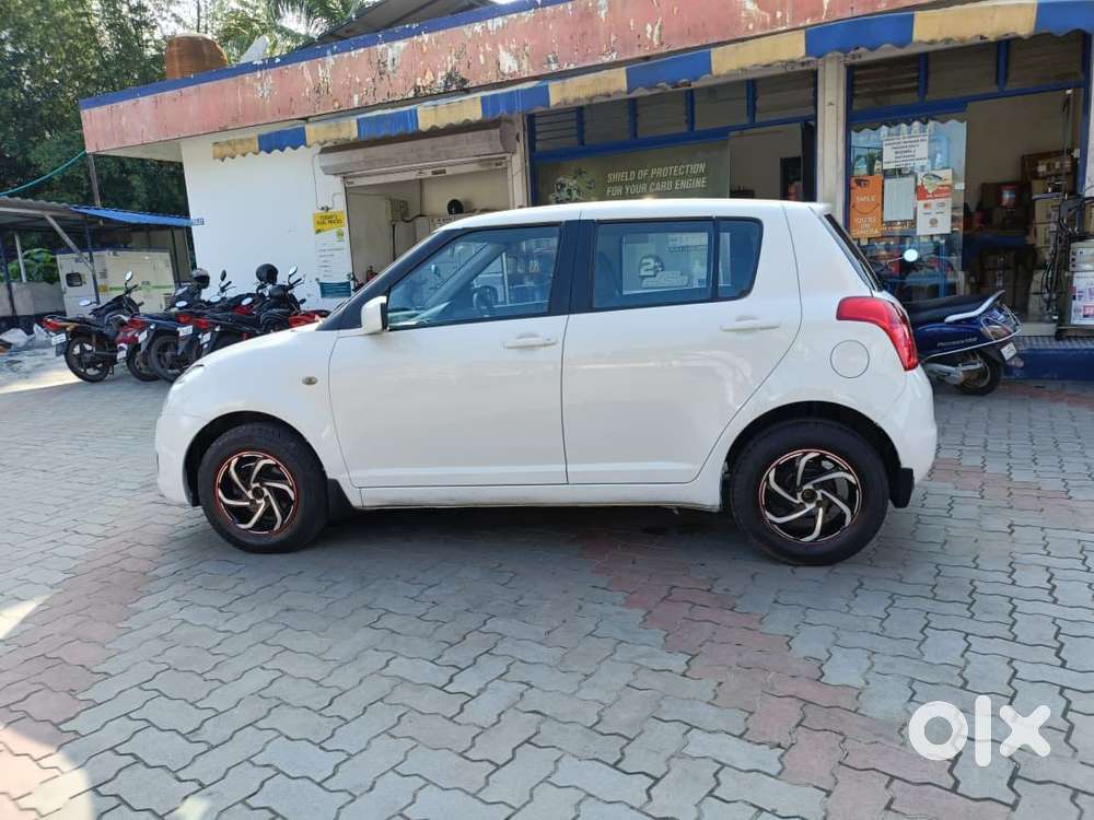 Maruti Suzuki Swift Vxi 1.2 Abs Bs-iv, 2010, Petrol