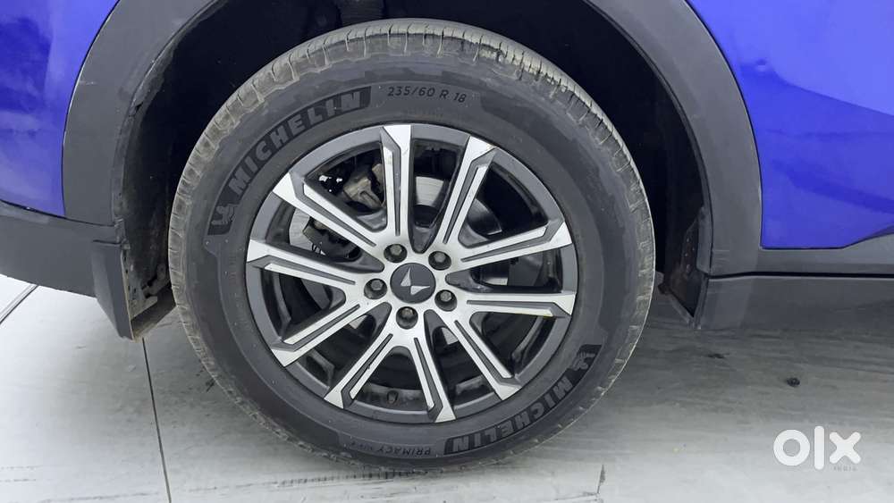 Mahindra Xuv700 2.2 Ax 7 Diesel At Luxury Pack Str, 2023, Diesel