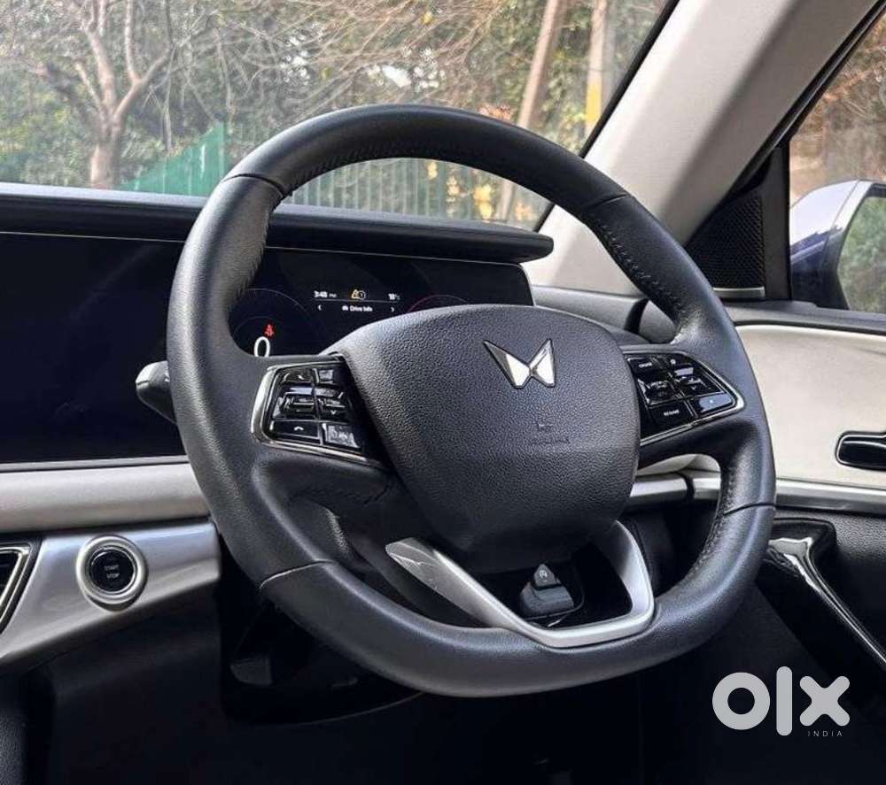 Mahindra Xuv700 2023 Diesel 44000 Km Driven With Fancy No : 1111