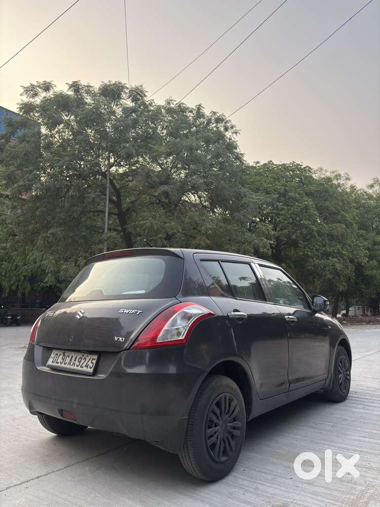 Maruti Suzuki Swift Vxi Optional, 2015, Petrol