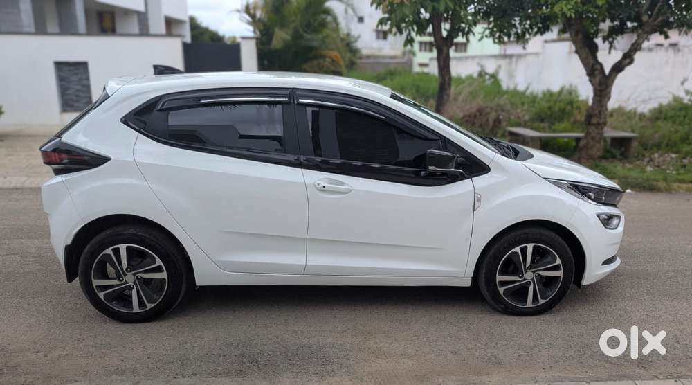 Tata Altroz Xz, 2025, Petrol