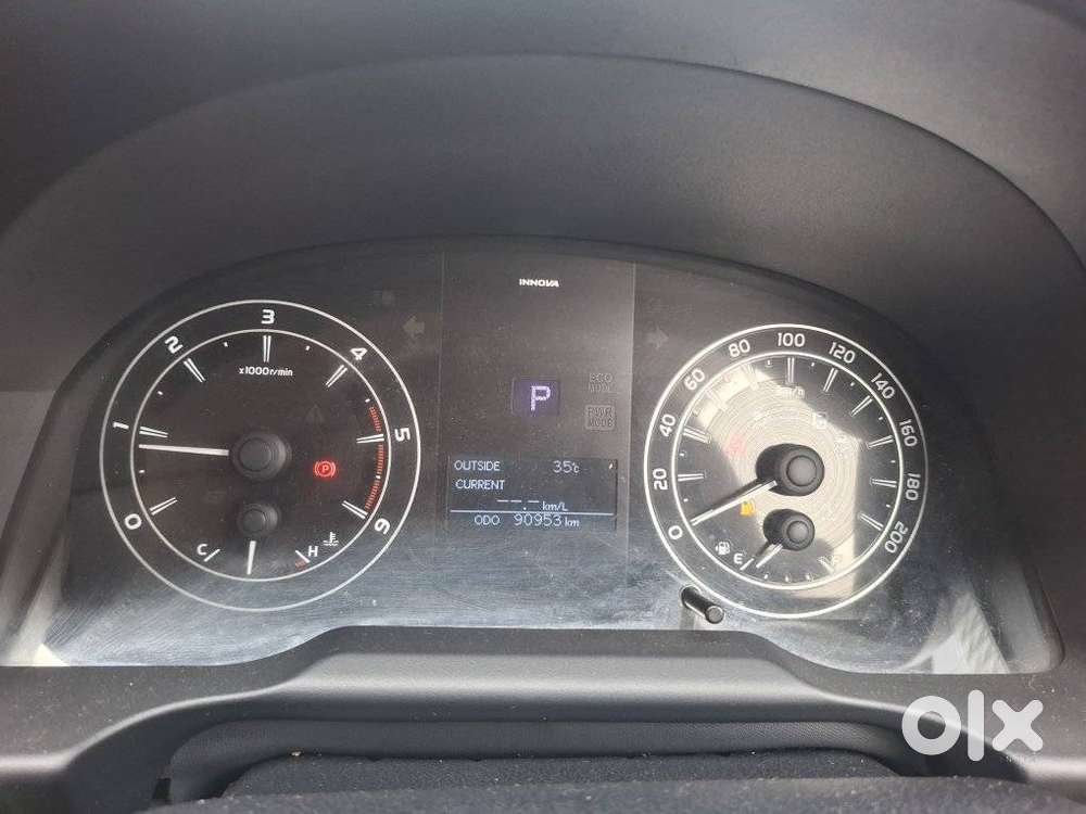 Toyota Innova Crysta [ ] 2.4 Gx At 7 Str, 2017, Petrol
