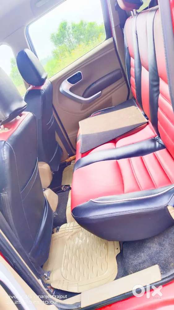 Mahindra Tuv 300  T8 Automatic Top Model 2017 Model