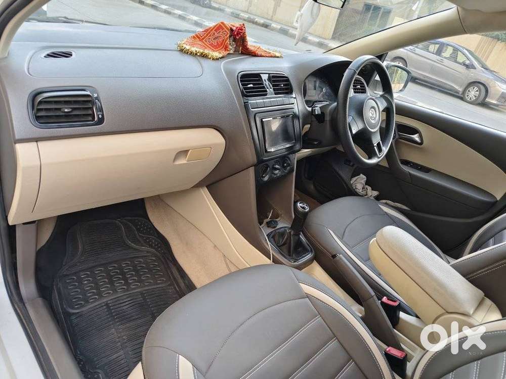 Volkswagen Vento 2010-2013 Petrol Trendline, 2011