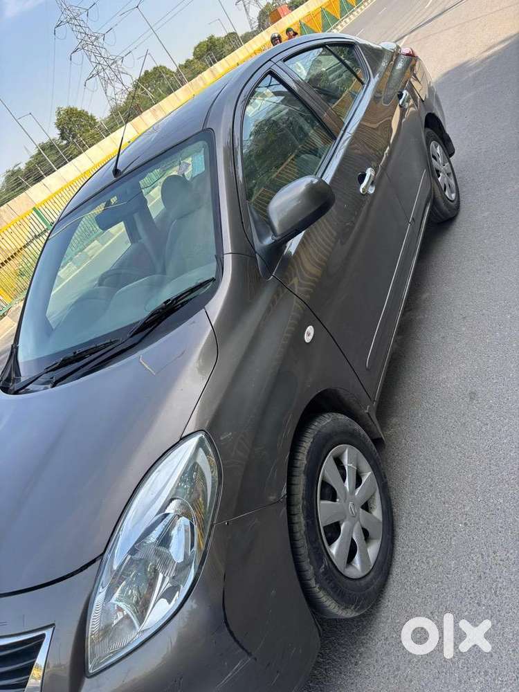 Nissan Petrol Manual 2012