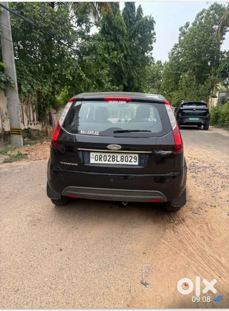 Ford Figo 2011 Petrol 90000 Km Driven